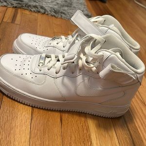 Air Force 1 mid size 11.5